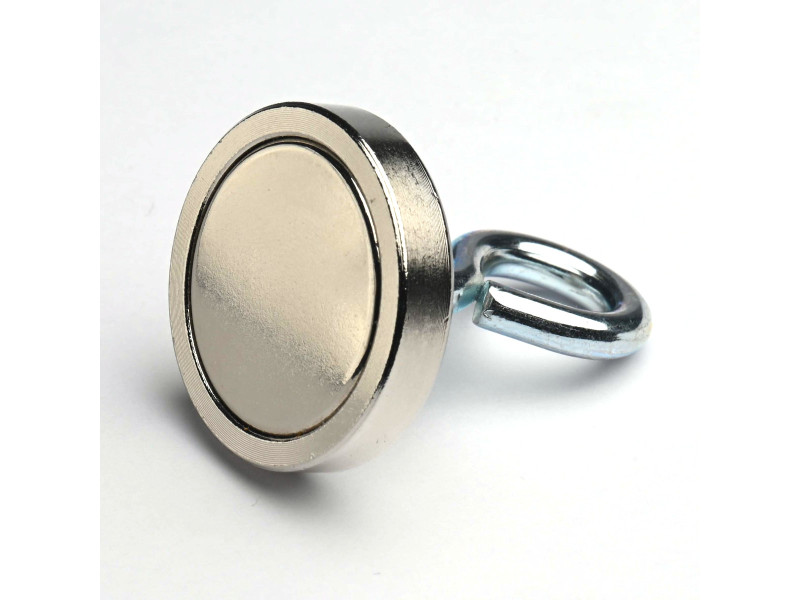 Magnet i hus med øyekrok, diameter 32 mm, med skruesokkel M5 – neodym