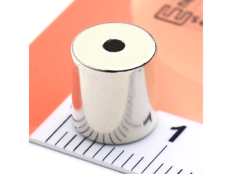 D7,8 X D2 X 8,5 / N48 - Neodimov magnet (NdFeB)