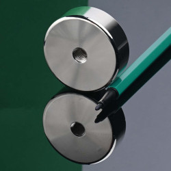 Magnet, diameter 45 mm, M8 innvendig gjenge, høyde 15 mm, neodymium