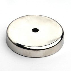 Magnet i hus, diameter 57 mm, med hull for flatskrue, ferritt