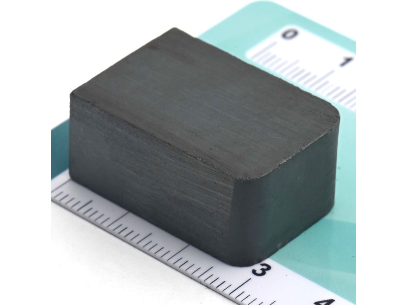 29,3 x 20 x 13,6 / F35 - feritni magnet