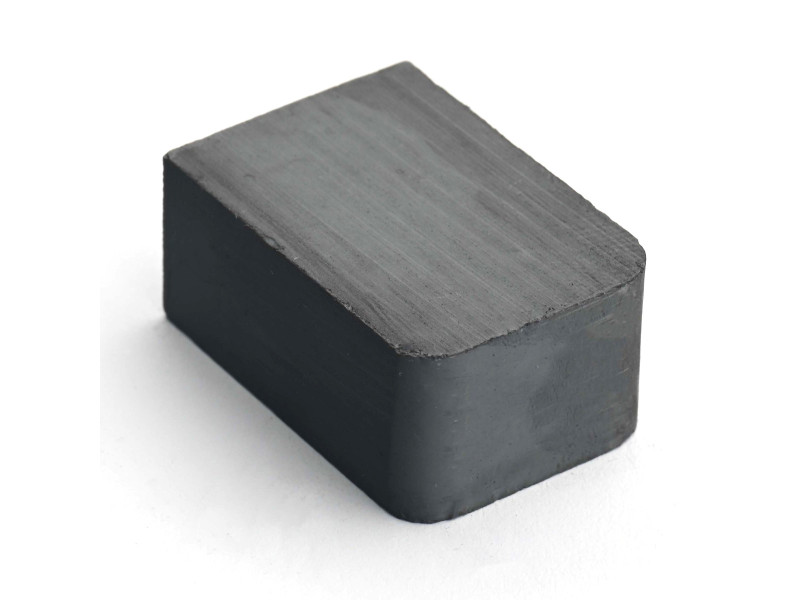 29,3 x 20 x 13,6 / F35 - feritni magnet