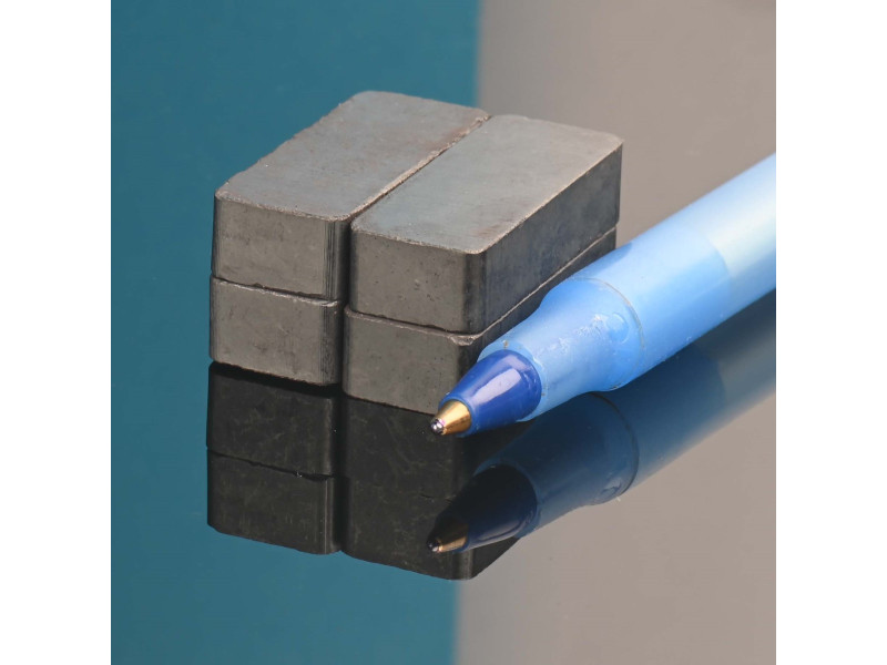 24,5 x 9,85 x 6 / F30 - feritni magnet