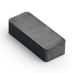 24,5 x 9,85 x 6 / F30 - feritni magnet