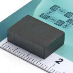 16 x 11 x 5 / F30 - feritni magnet