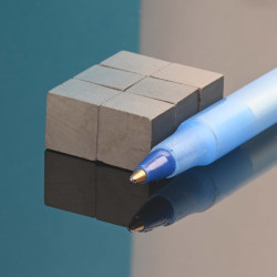 10 X 10 X 8 / F30 - feritni magnet