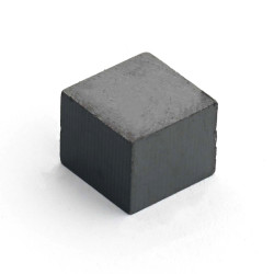 10 X 10 X 8 / F30 - feritni magnet