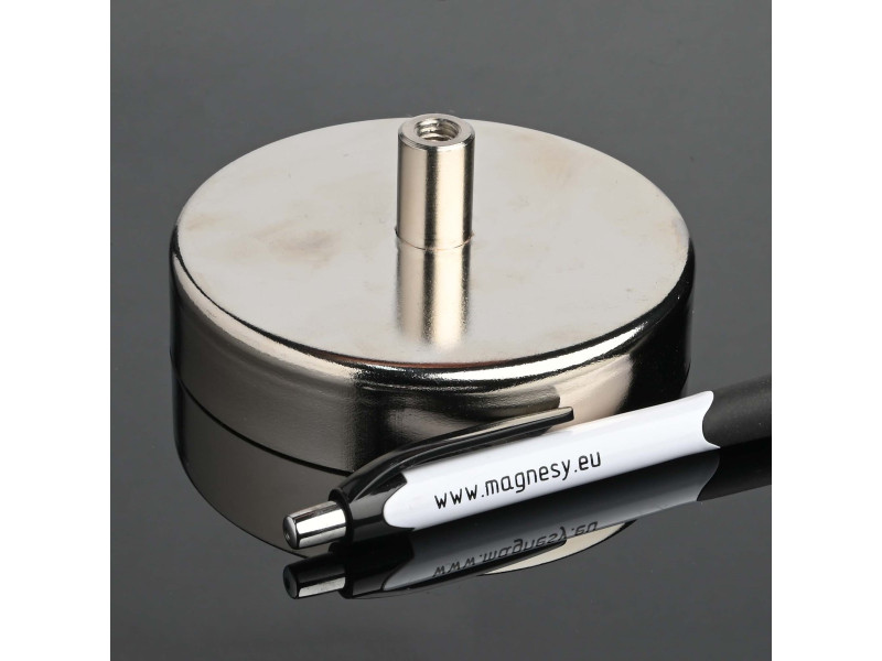 Magnet i hus, diameter 97 mm, med skruesokkel M8- ferritt