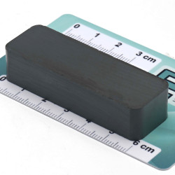60 x 20 x 13,6 / F35 - feritni magnet
