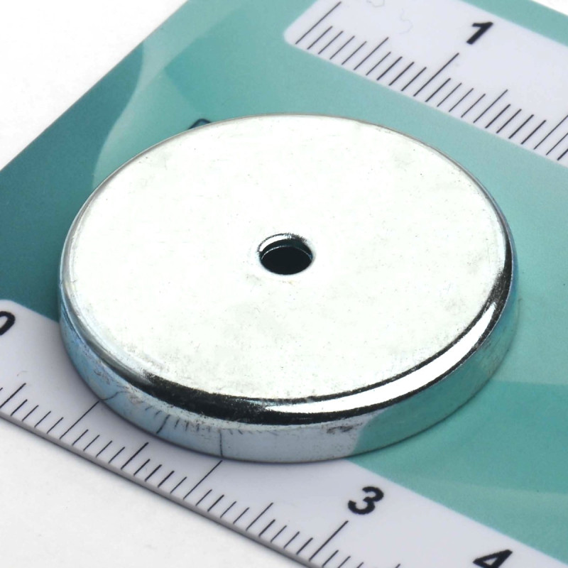 Magnet v ohišju, premer 30 mm, z odprtino za vijak s ploščato glavo, ferit