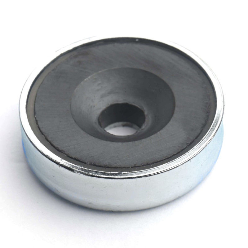 Gövde içinde mıknatıs, çap 25 mm, havşa başlı vida için delikli, ferrit