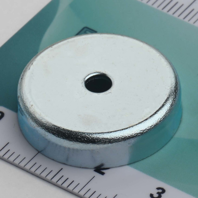 Magnet v ohišju, premer 25 mm, z odprtino za vijak s ploščato glavo, ferit