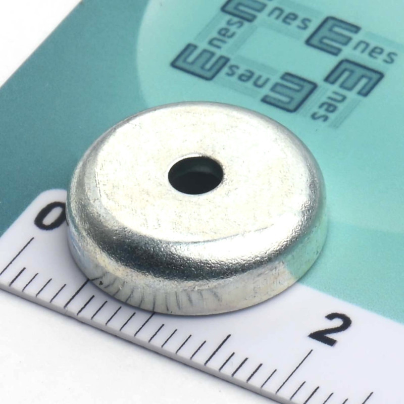 Gövde içinde mıknatıs, çap 16 mm, havşa başlı vida için delikli, ferrit