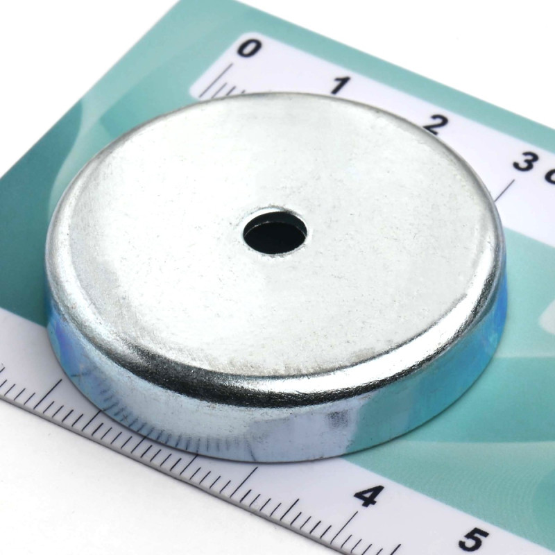 Magnet i hus, diameter 40 mm, med boring til fladhovedskrue, ferrit