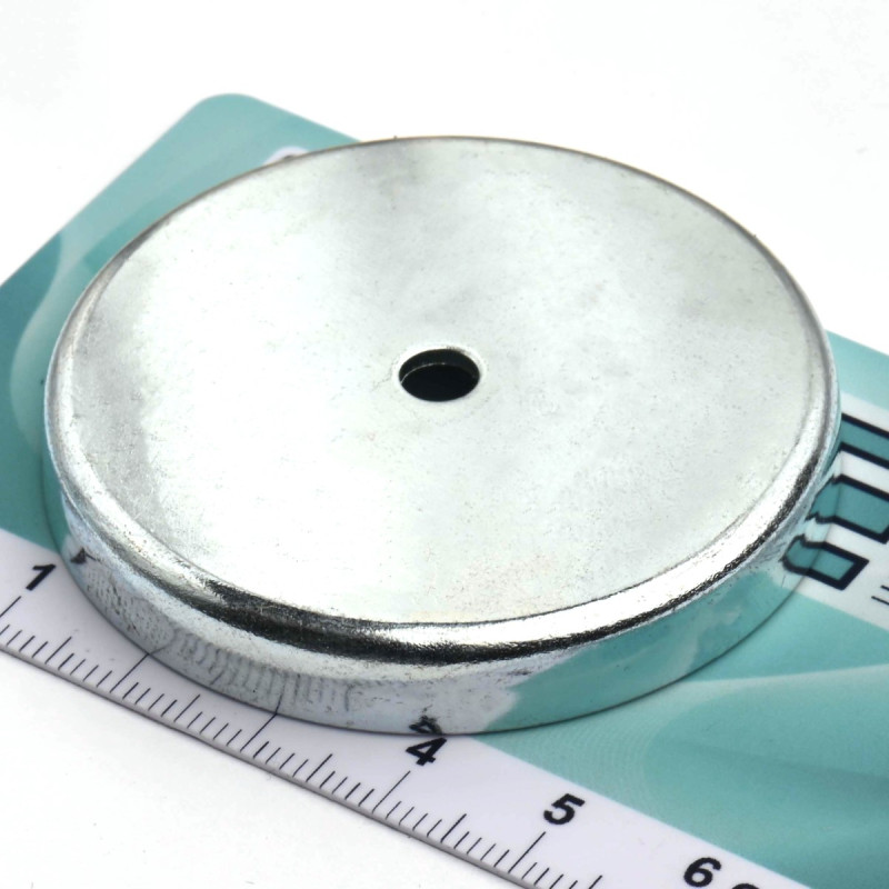 Magnet v ohišju, premer 52 mm, z odprtino za vijak z ravno glavo, feritni