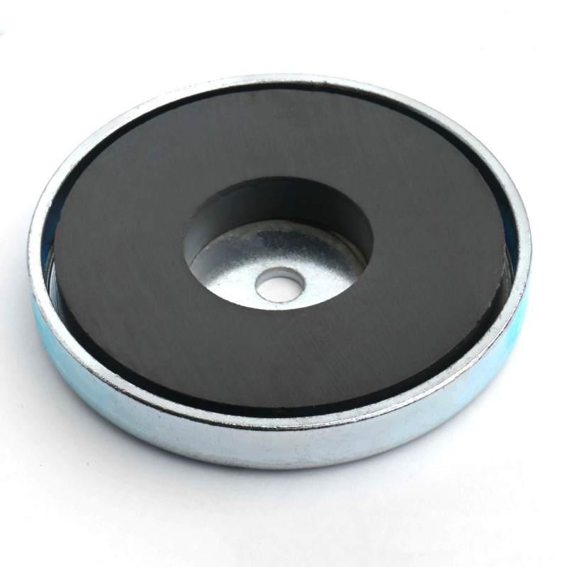Magnet v ohišju, premer 67 mm, z odprtino za vijak z ravno glavo, feritni