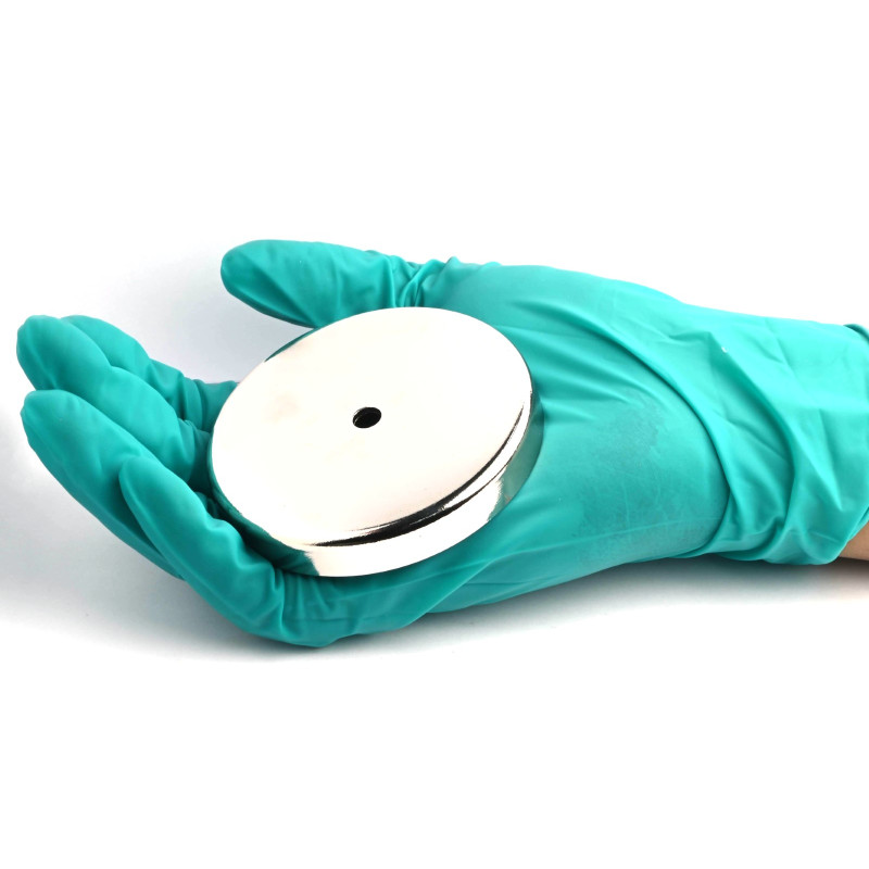 Магніт у корпусі, діаметр 81,3 мм, з отвором для гвинта з плоскою головкою, феритовий