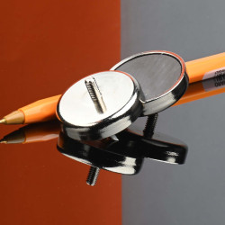 Mıknatıs, çap 32 mm, M4 dış dişli, ferrit