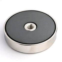 Magnet, premer 80 mm, notranji navoj M10, višina 18 mm, ferit