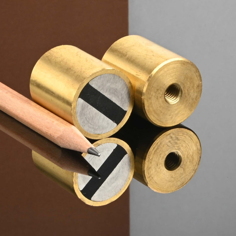 Magnet messingist, läbimõõt 20 mm, M6 sisekeermega, kõrgus 25 mm, neodüüm magnet.