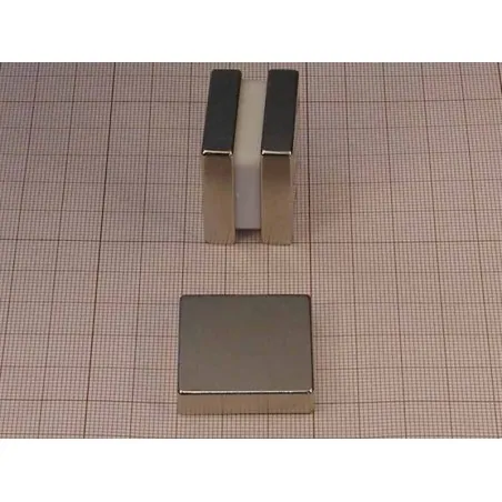 30 x 30 x 7,5 / N38 - NdFeB (neodymium) magnet